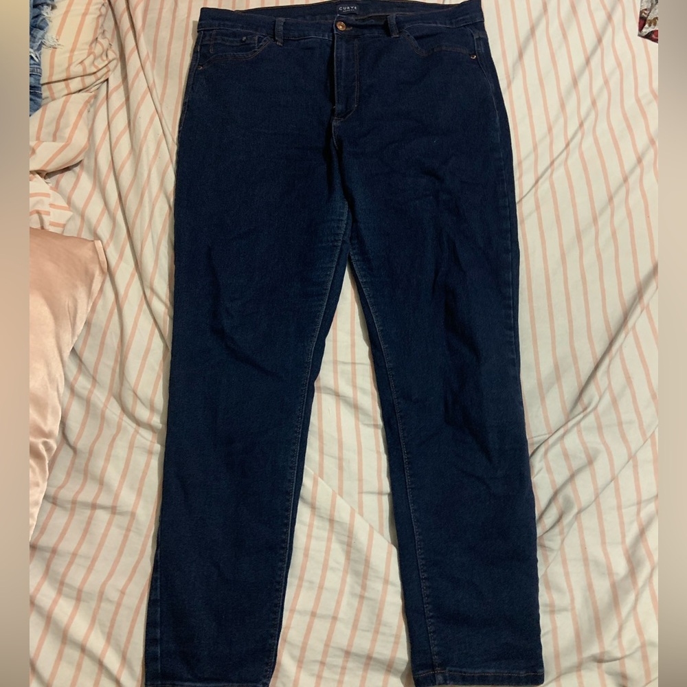 Curve appeal jeans. Dark wash. Great condition